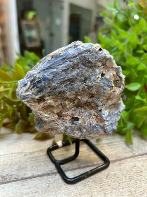 Cianita azul na base