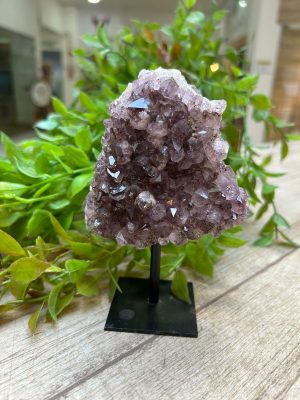 Drusa de ametista na base