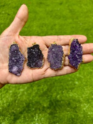 Pingentes de drusa de ametista dourados